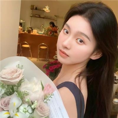一杯咖啡与新穿的鞋子